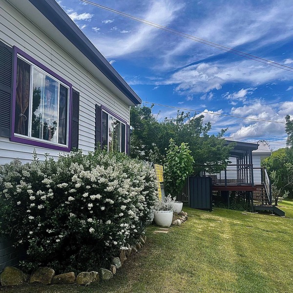 Serenity - a peaceful cottage 5 minutes drive to the centre
