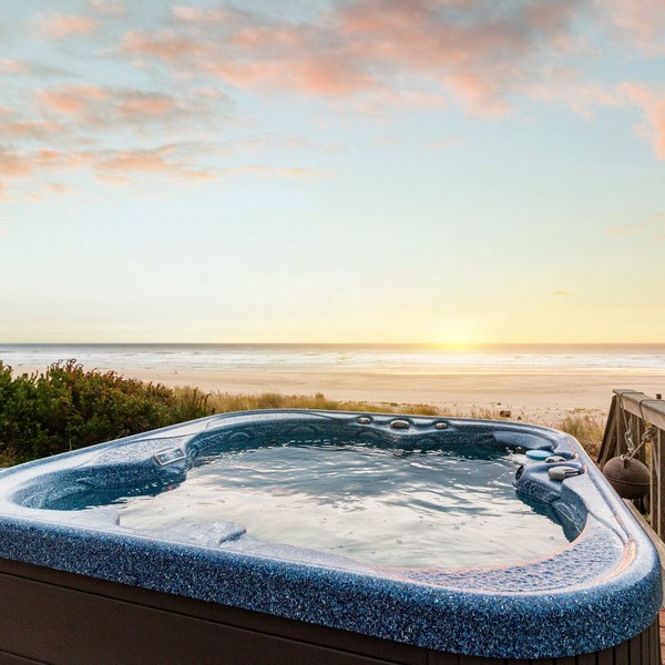 Serenity Sands Beachfront, Hot Tub, Media Room