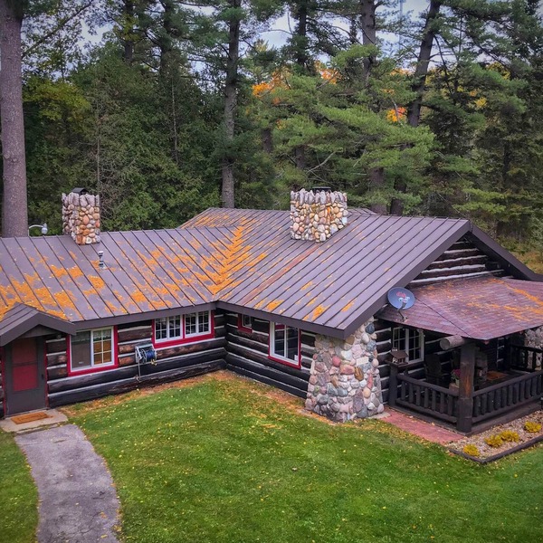 Shadowland River Lodge on Boardman River - Pet Friendly - Acreage - Private