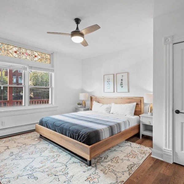 Shadyside, Pittsburgh, Modern and Accessible 2 Bedroom with Free Parking
