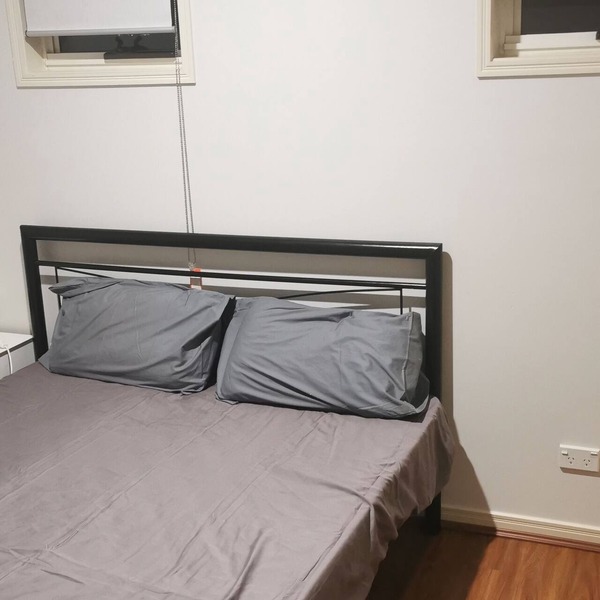 Shared house with other guests near shopping center and theme park