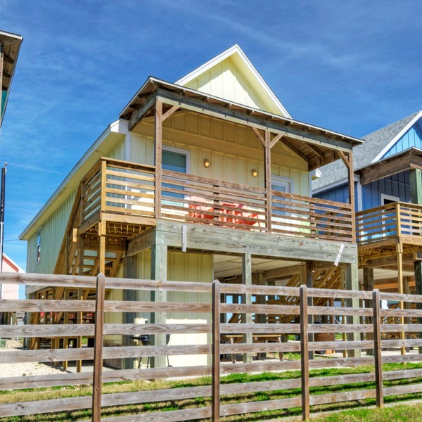 Shared Waterfront Pool and Boat Dock, Balcony w/View | Yellowfin by AvantStay