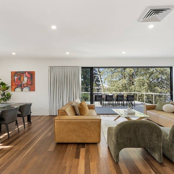 SHELL HOUSE | views, close to beach| Accom Holidays