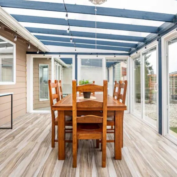 Shiny Rambler House with a Spacious Solarium.
