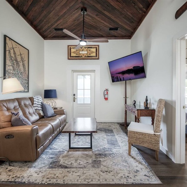 Ship Style Luxury Downtown, Boat Trailer Parking!