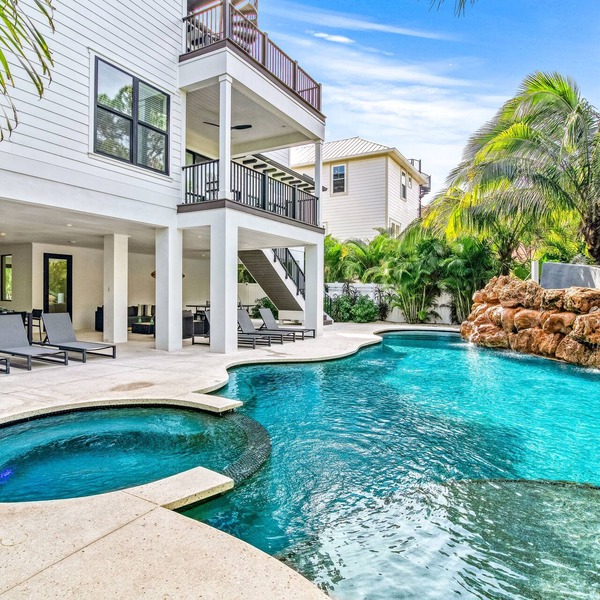 Shore is Something | 5000sqft, Walk to Lido Beach, Bike to St Armand Circle