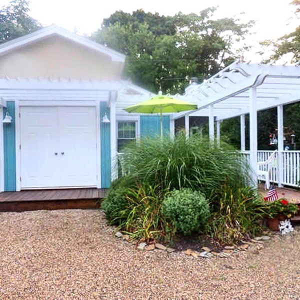 Shorewinds beachhouse Garden Gate opens directly to beachpath No roads to cross!