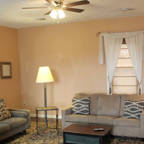 Short or Extended Stay: BEAUTIFULLY RESTORED COLONIAL MANSION
