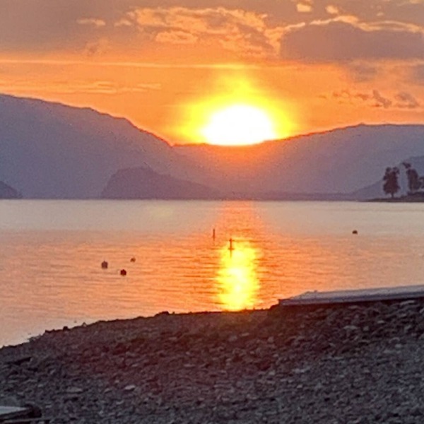 Shuswap Lake Waterfront Home for Rent