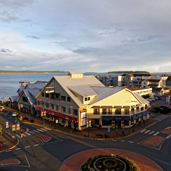 Sidney BC - Amazing Ocean-view Snowbird Seasonal - 4 Months Minimum !