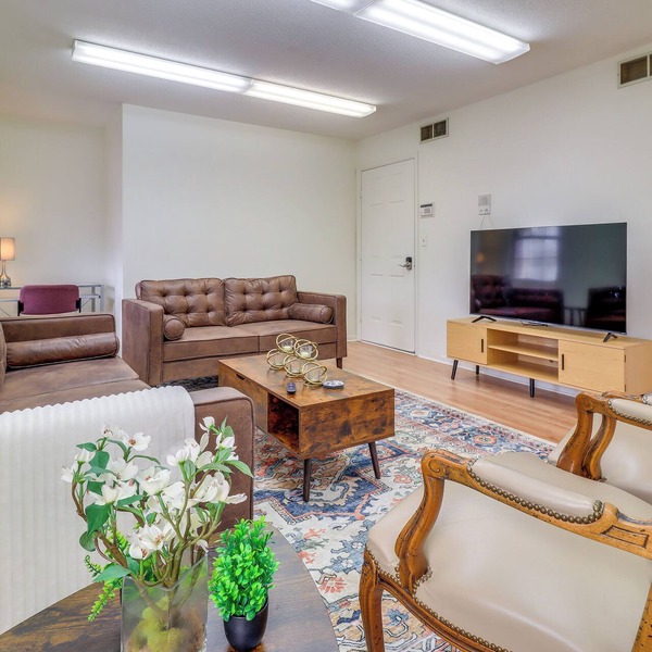 Sight See & Explore! Apt 7 Mi to Dtwn Toledo