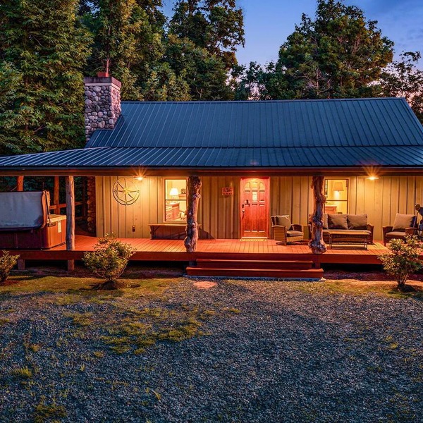 Silent Night by Carolina Mornings | Secluded Cabin w/Private Hot Tub & Fire Pit