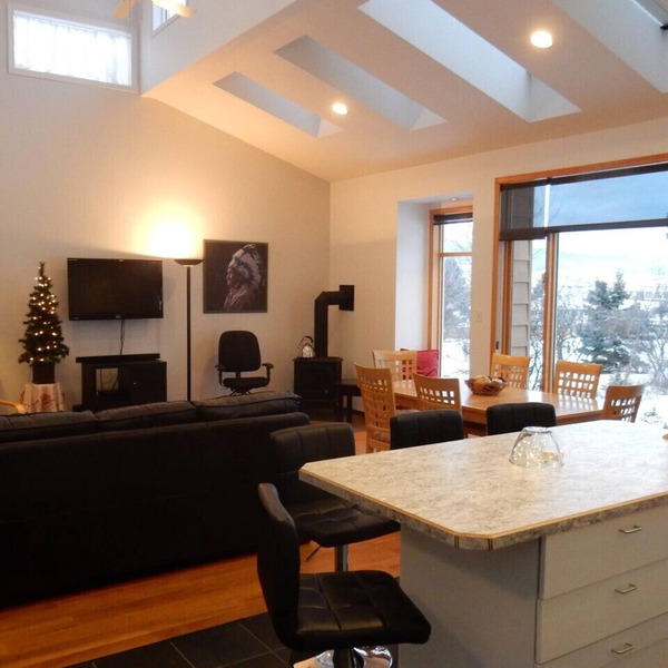 Silver Star Road Suites - Detached Two Bedroom Suite