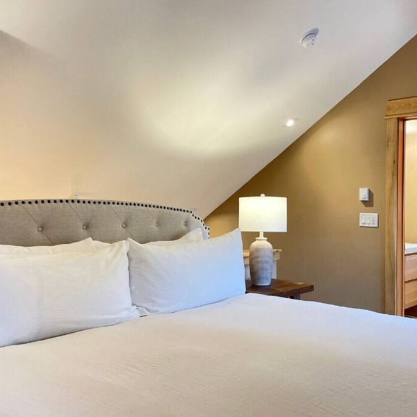 Silverbow Snowlight - Big Sky Nordic Trails & Golf + Hot Tub, Pool & Sauna