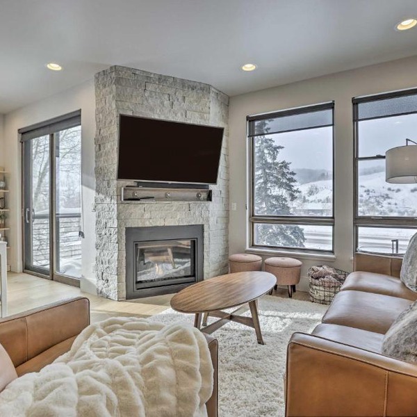 Silverthorne Condo Fireplace, Balcony, Views