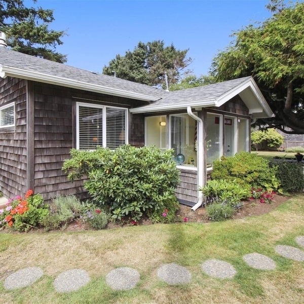Singing Sands - Built in 1920!