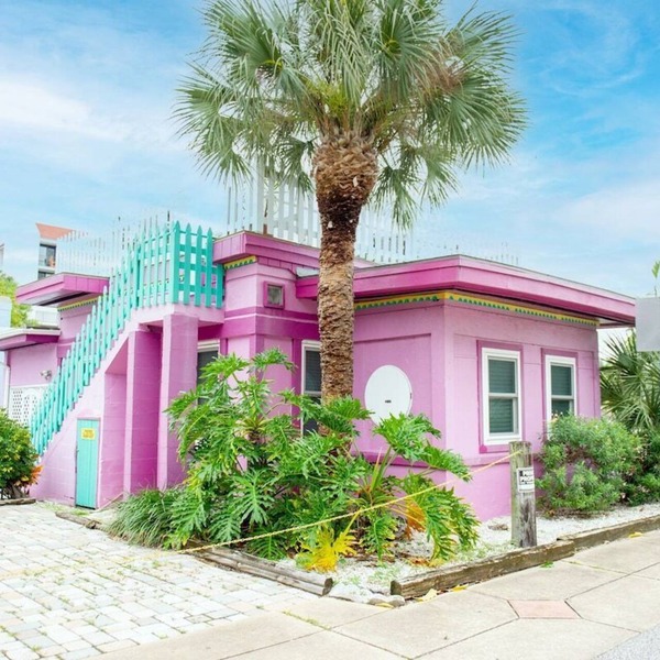 Single family home with private beach access at HGTV's Sunburst Inn, sleeps up to 4