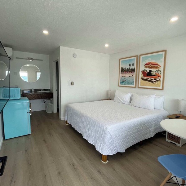 Single King Room (Upper Level)