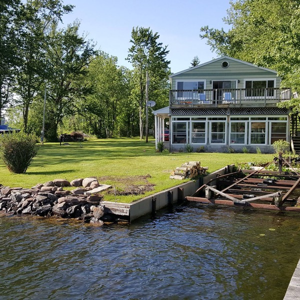 Sits on edge of Oneida River, great swimming an fishing in river and Oneida lake
