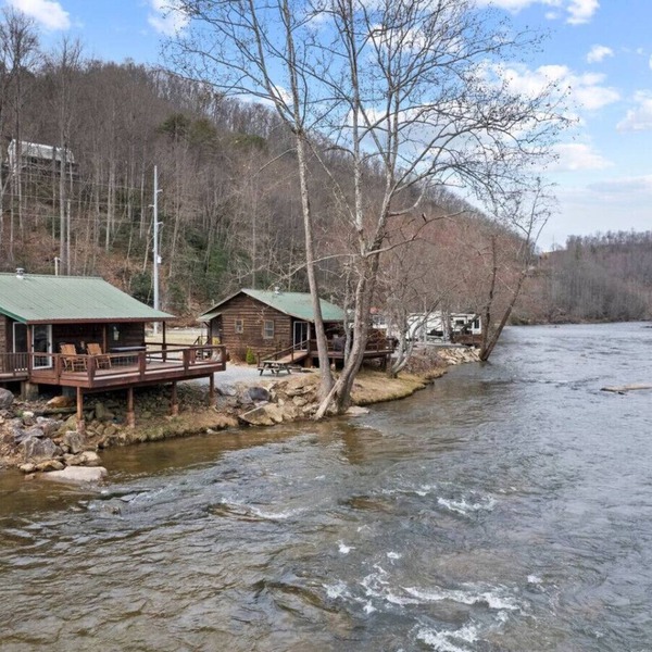 SIX Riverfront Properties on the Tuck!