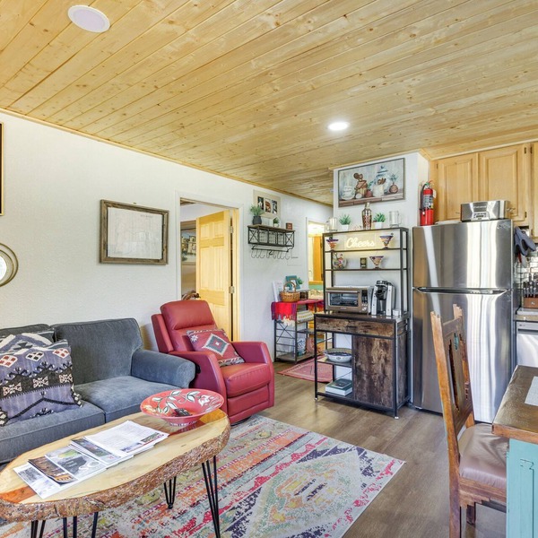 Ski-In Red River Retreat: Balcony, Mountain Views!