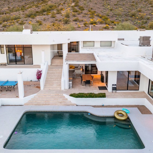 Sky Villa Paradise: Sleep in the Clouds w/Heated Pool, Putting, Gym