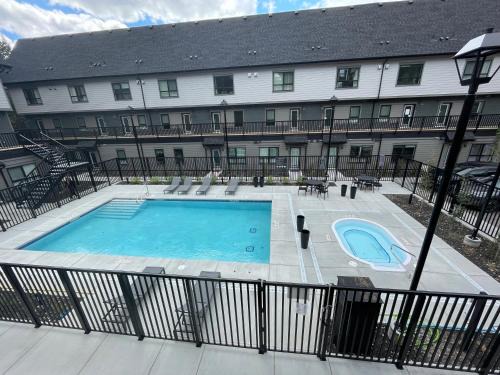 Skyline Getaway - Mountain Views - Pool - Hot Tub-102