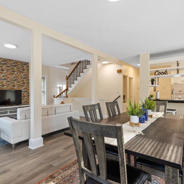 Skyrise Two Stories - Centrally Located