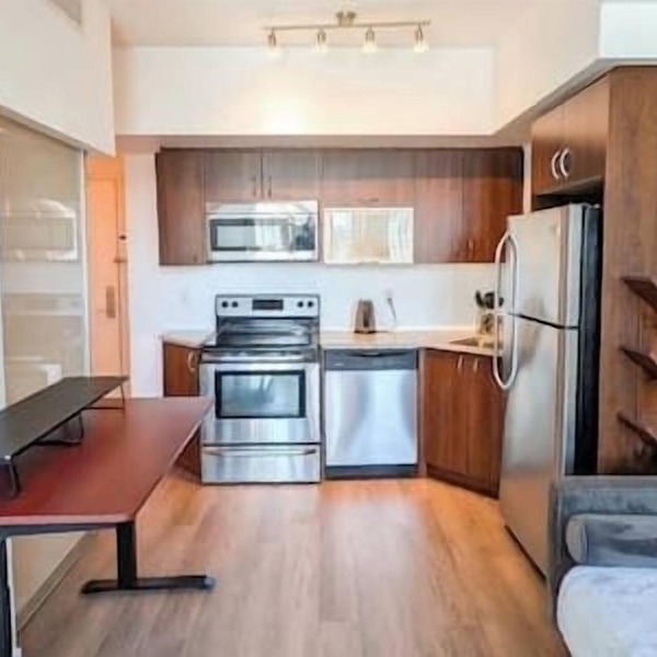Sleek 1BR Suite in Liberty Village w/Full Gym
