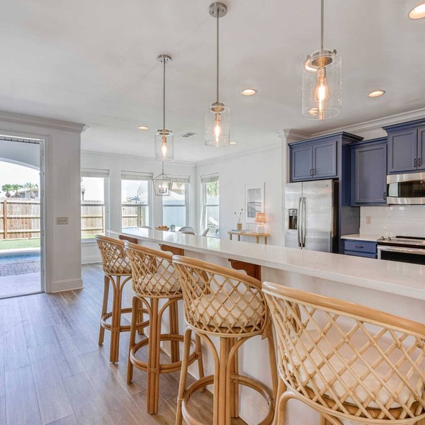 Sleeps 20, Private Pool, Putting Green, Walk to Beach Vitamin Sea by Avantstay