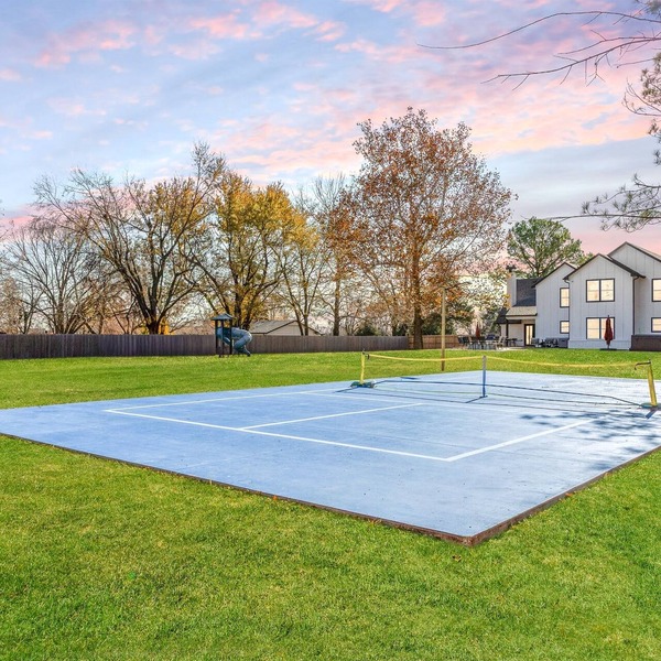 Sleeps 22—Pickleball~Hot Tub~Pool Table~Games