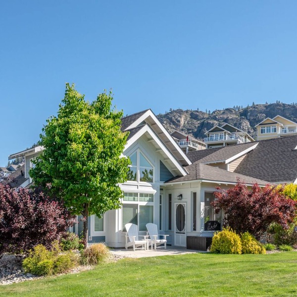 Sleeps 8 | Close to pool | Boat Slip Included!