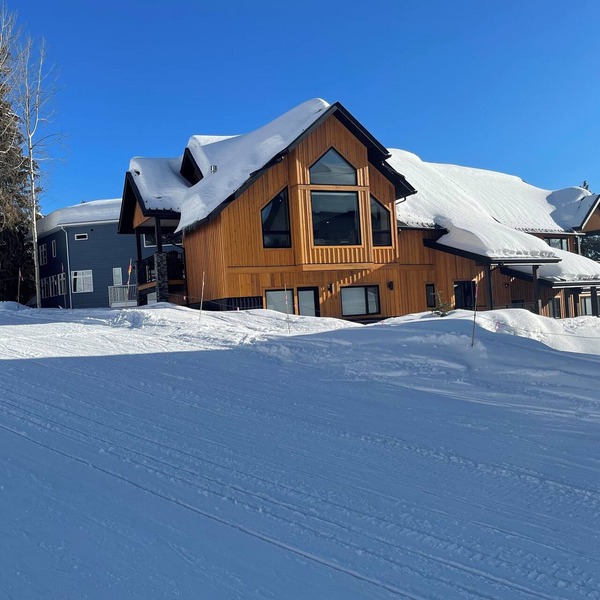 Slope Side On Crest - The Ultimate Ski In/Ski Out Family Retreat