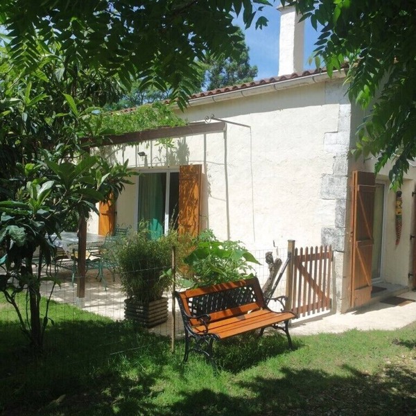 Small 55-square-meter duplex house with a garden