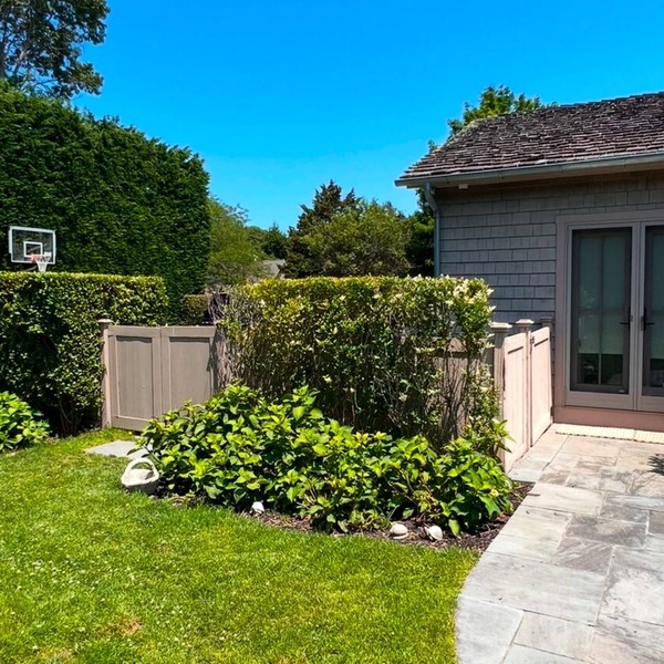 Small Private Studio Walkable to Town. Pet Friendly with Fee