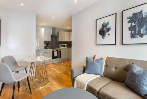 Smart 1BR Apt in Central Eastleigh near Train