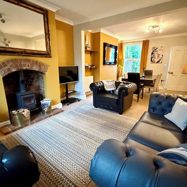 Smart & Comfortable 3 Bedroom Victorian House