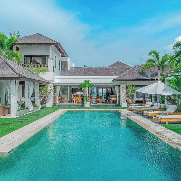 SO3005 - Waterfront 3 Bedroom Villa in Nusa Dua