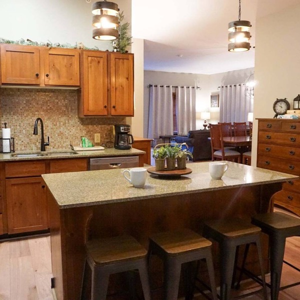 Soaring Eagle #405: 3 Br Location! Slope Side, Hot Tub