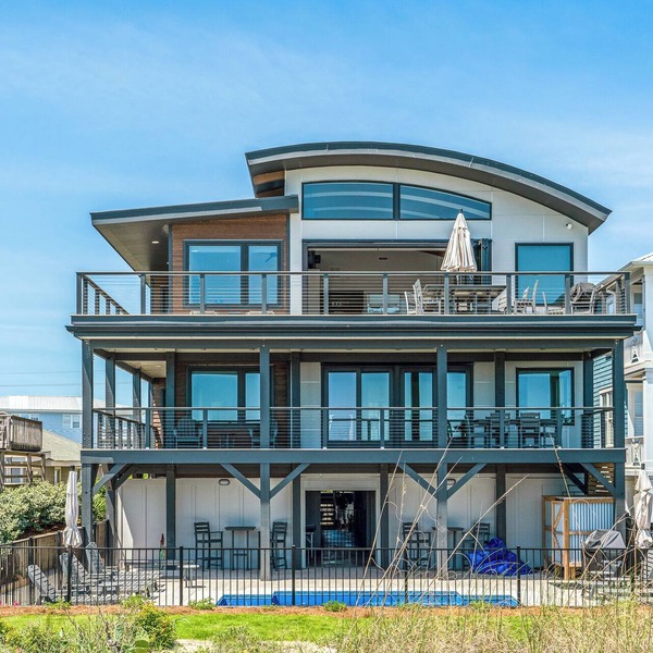 Sol de Mar Beach, Sleeps 29, Pool! Contemporary Oceanfront, both duplex units