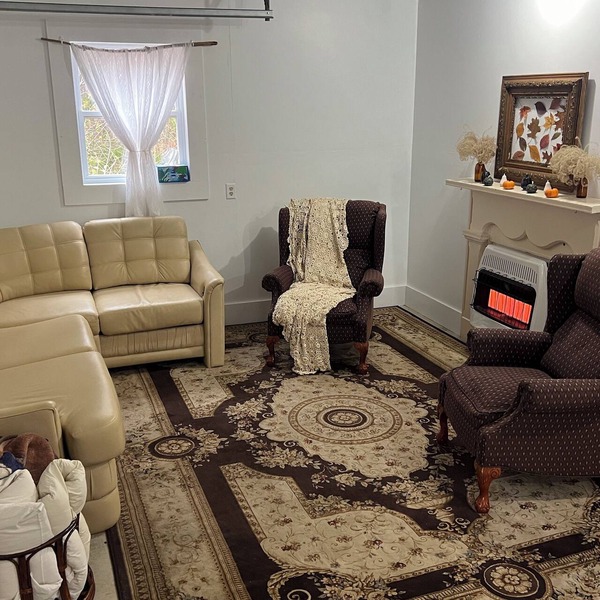 Solar powered-Charming 1-Bedroom in Middlebury-Breakfast Available On Request