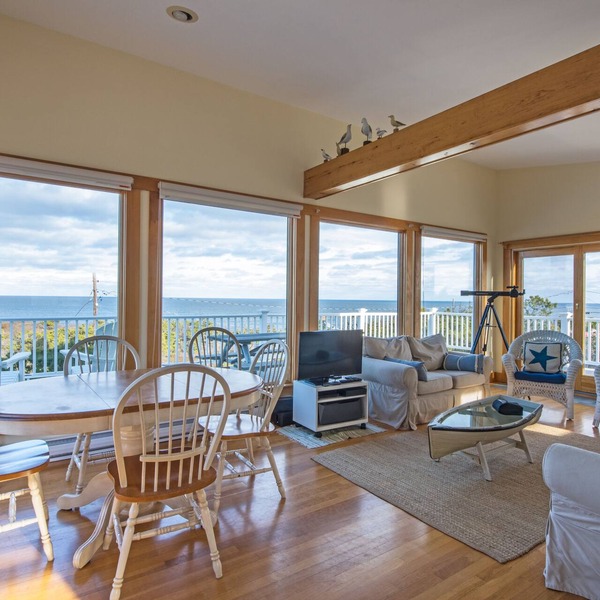 Solymar Oceanfront 150 steps to the Beach! Fabulous deck and views!