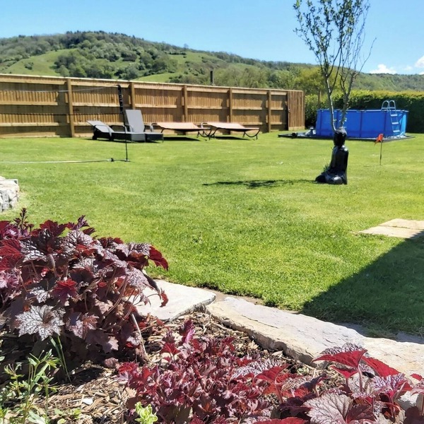 Somerset, detached cottage, large enclosed garden, outdoor dining, pet friendly!