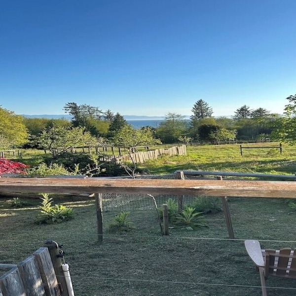 Sooke Oceanview Cabin Farmstay-nature, private, ocean/mountain views
