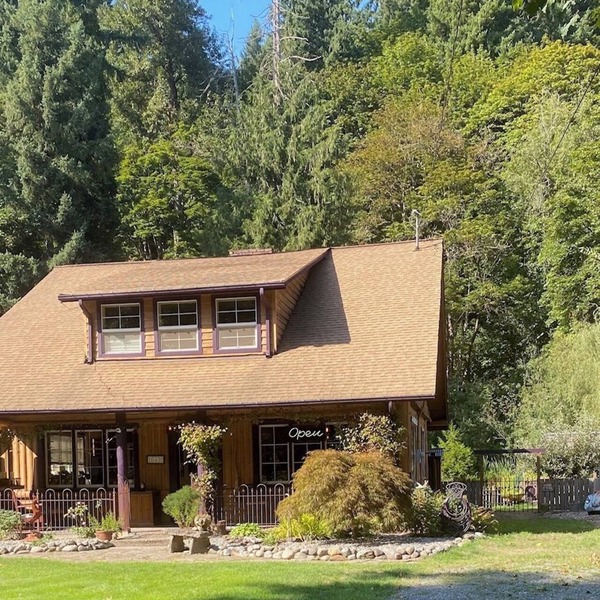 Soothing 1-bedroom recreational vehicle in beautiful Renton
