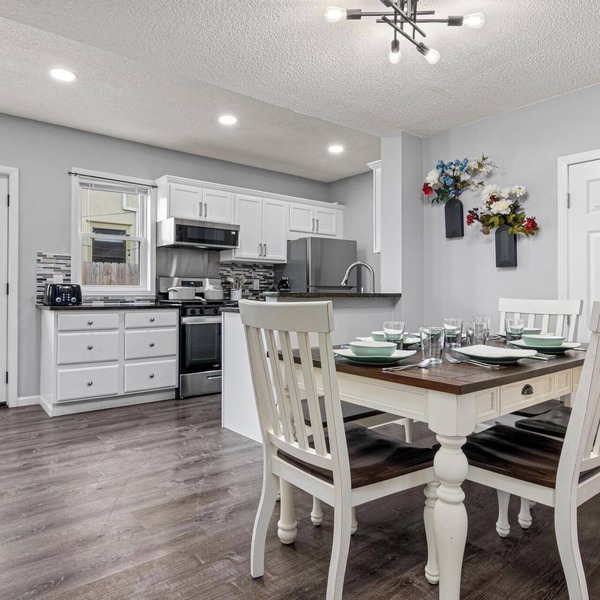 Soothing Modernized 3-bedroom house in Saint Paul 4k TV w bubble hockey!