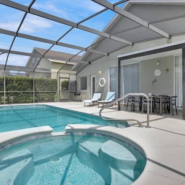 South Facing Pool & Spa- 2 Master Bedrooms