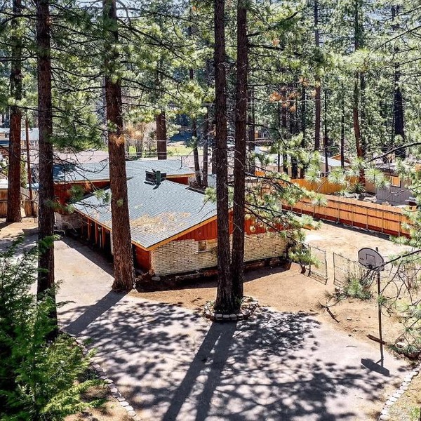 South Tahoe Rustic Home! Sleeps Over 10! home