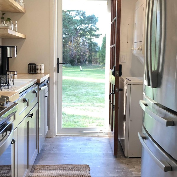 SOUTHSIDE COTTAGE ~No Cleaning Fee~