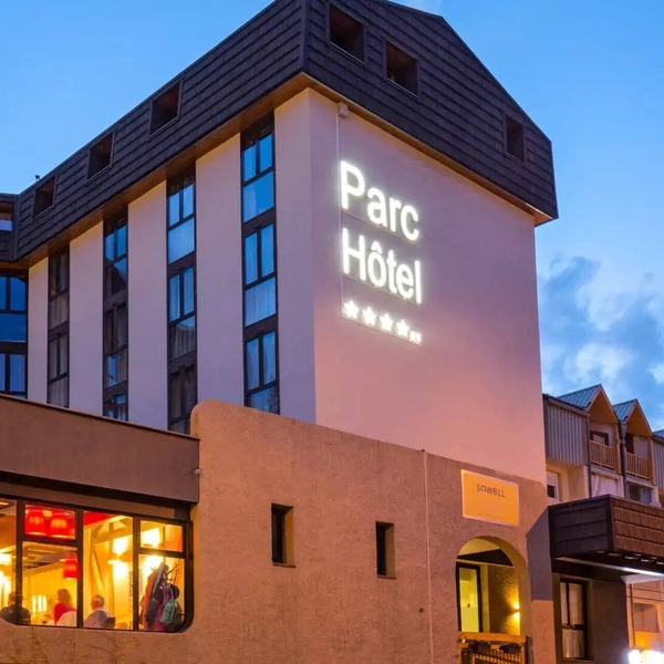 SOWELL HOTELS Le Parc & SPA* - Superior Double Room with Armchair Bed